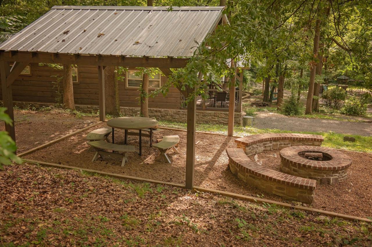 Thomas Cabin Forest Tiny Cabin With Hot Tub Chattanooga Exterior photo